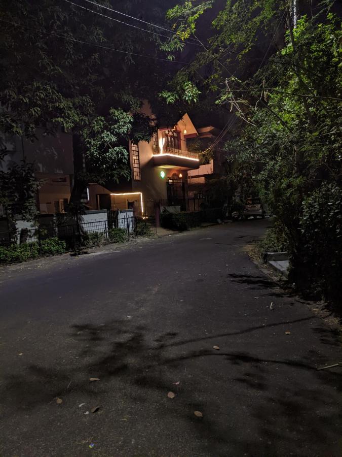 Guten Tag Калькутта Экстерьер фото